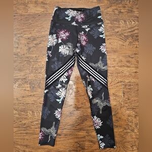 Onzie Flow | Floral Leggings